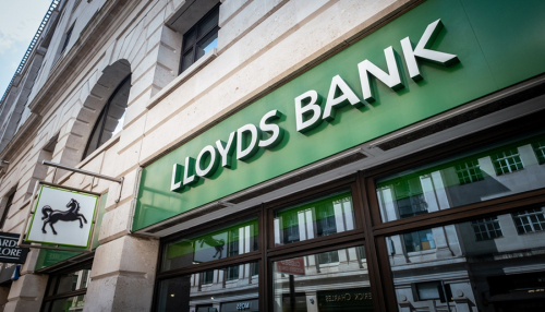 Lloyds Banking Group Reportedly Set to Acquire Curve