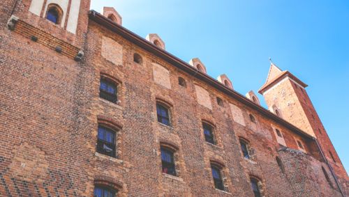 Finding an agreeable merger target may seem as easy as scaling this wall, but Invictus Consulting's Kamal Mustafa says deals can be done.